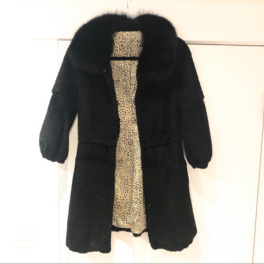 Genuine fur coat with leather lining in xs, black